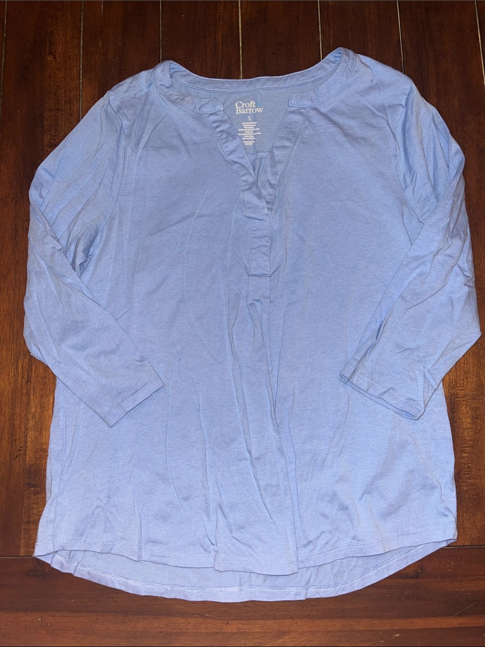 croft & barrow Light Blue 3/4 sleeve Split V-Neck Top